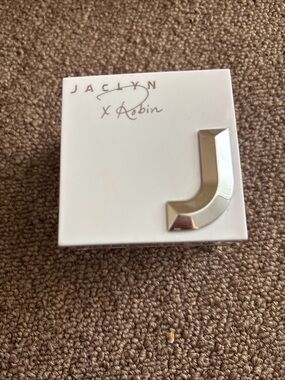 NEW Jaclyn Cosmetics x Robin Luxe Legacy Move Loose Setting Powder Sheer medium